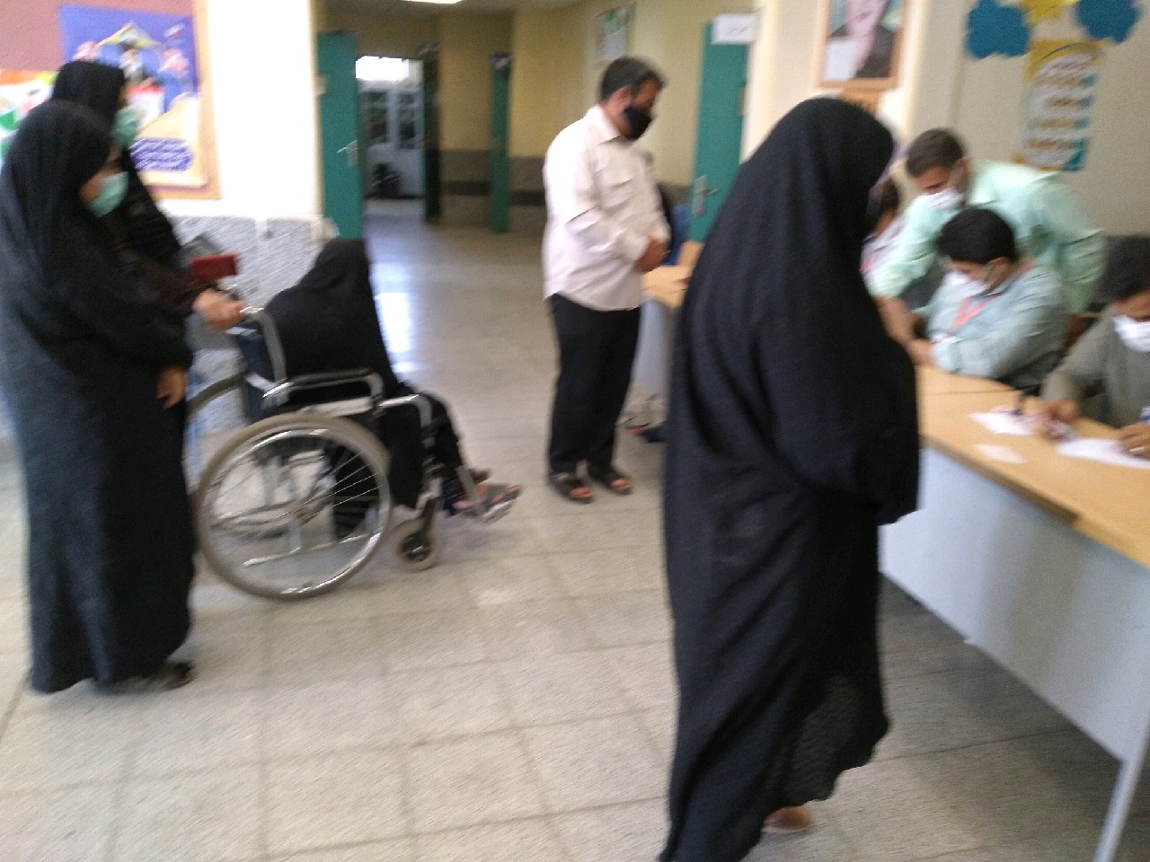 حضور ناظران بهداشتی  در شعب اخذ رأی انتخابات 1400