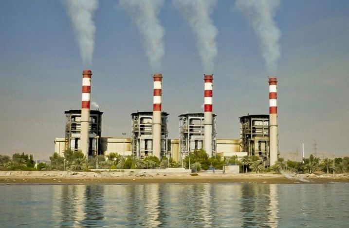 بازدید اعضای کمیسیون انرژی مجلس شورای اسلامی از نیروگاه برق بندرعباس