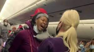 درگیری فیزیکی مسافر با مهماندار هواپیما در آمریکا