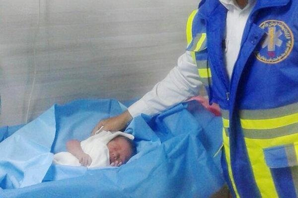 تولد نوزاد عجول در آمبولانس