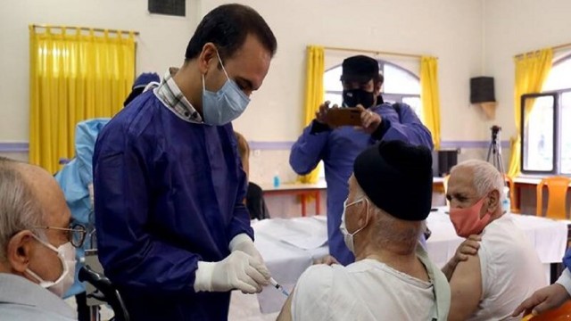 آغاز تزریق دوز دوم واکسن اسپوتنیک وی و سینوفارم در اصفهان