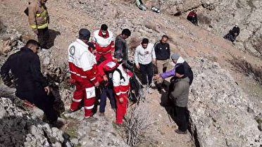 پیدا شدن 6گردشگر گمشده در کوههای منوجان