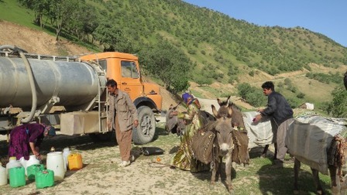 آب رسانی سیار به مناطق عشایری استان اصفهان