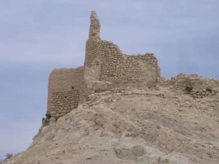 مرمت قلعه هشنیز در شهرستان پارسیان