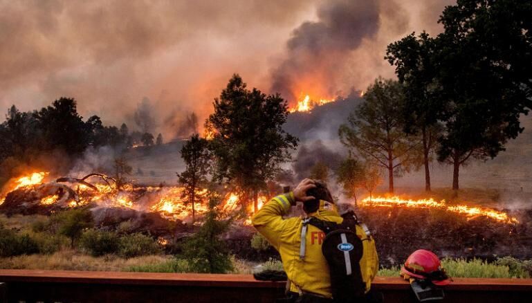 گسترش آتش سوزی‌های جنگلی در آمریکا
