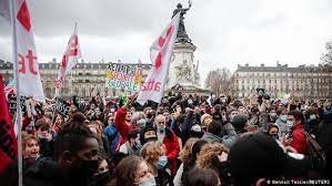 تظاهرات اعتراضی هزاران فرانسوی به محدودیت های کرونایی