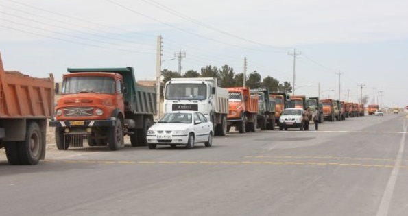 استفاده از قسمت بار برای حمل مسافر و کارگر ممنوع است