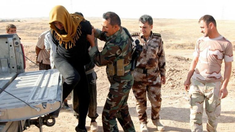 انهدام مخفیگاههای تروریست های داعش در شمال عراق