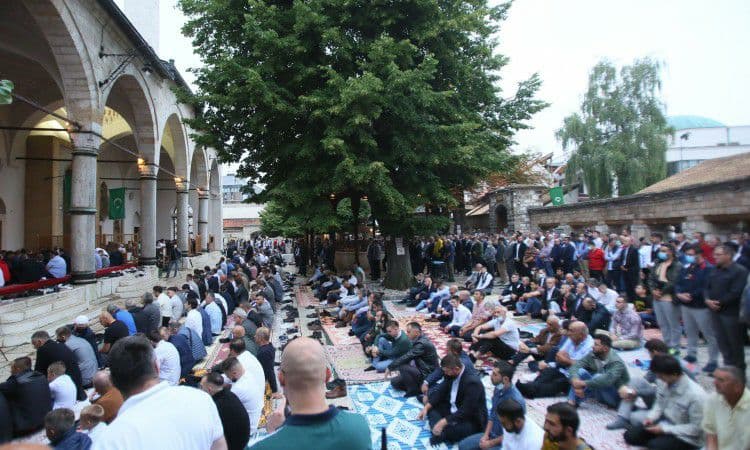 حضور باشکوه مسلمانان بوسنی و هرزگوین در نماز عید سعید قربان