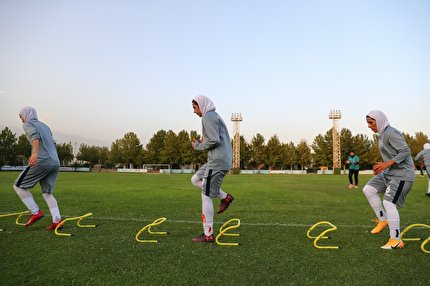 دیدار دوستانه تیم ملی فوتبال بانوان با تیم منتخب اصفهان