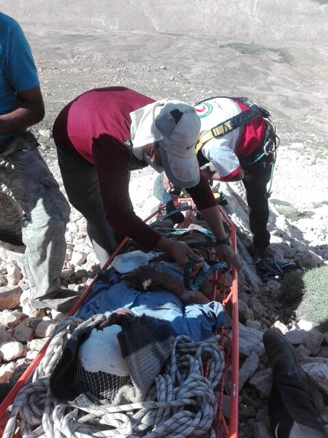 نجات جان مرد ۶۵ ساله در ارتفاعات کاکان