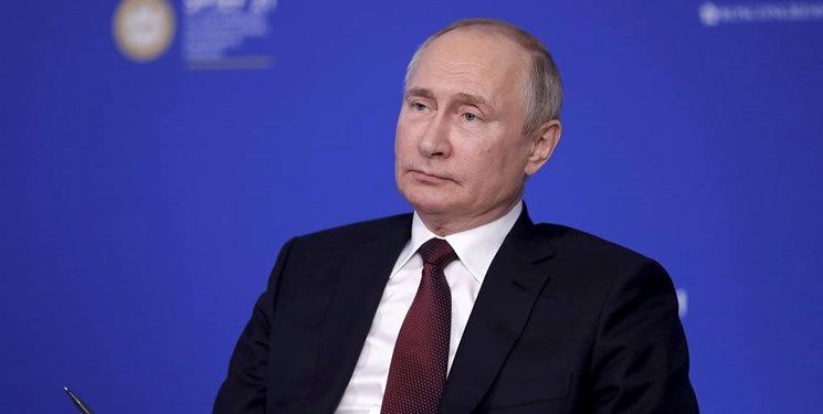 پوتین: ورود ناو انگلیسی به حریم آبی روسیه را محکوم کرد