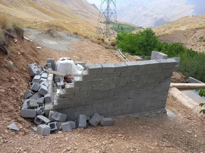 تخریب ساخت و سازهای غیرمجاز در منطقه حفاظت شده البرز جنوبی