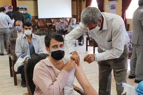 واکسینه شدن ۱۴۶۰ معلم خراسان جنوبی در ۲ روز