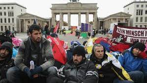 تعلیق اخراج مهاجران افغان از فرانسه