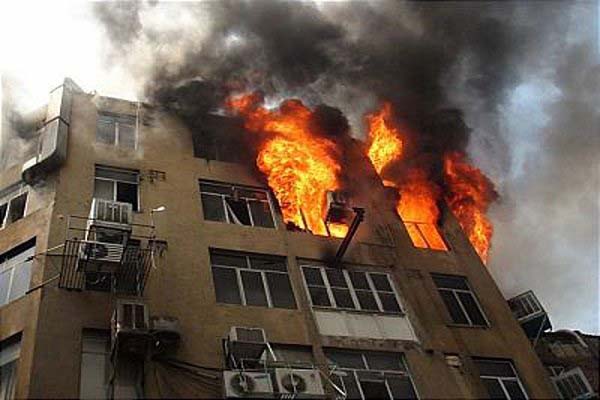 مهار آتش سوزی منزل مسکونی در محله جولان