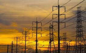 قطعی برق در شهرستان بوشهر به علت برخورد جرثقیل با شبکه برق