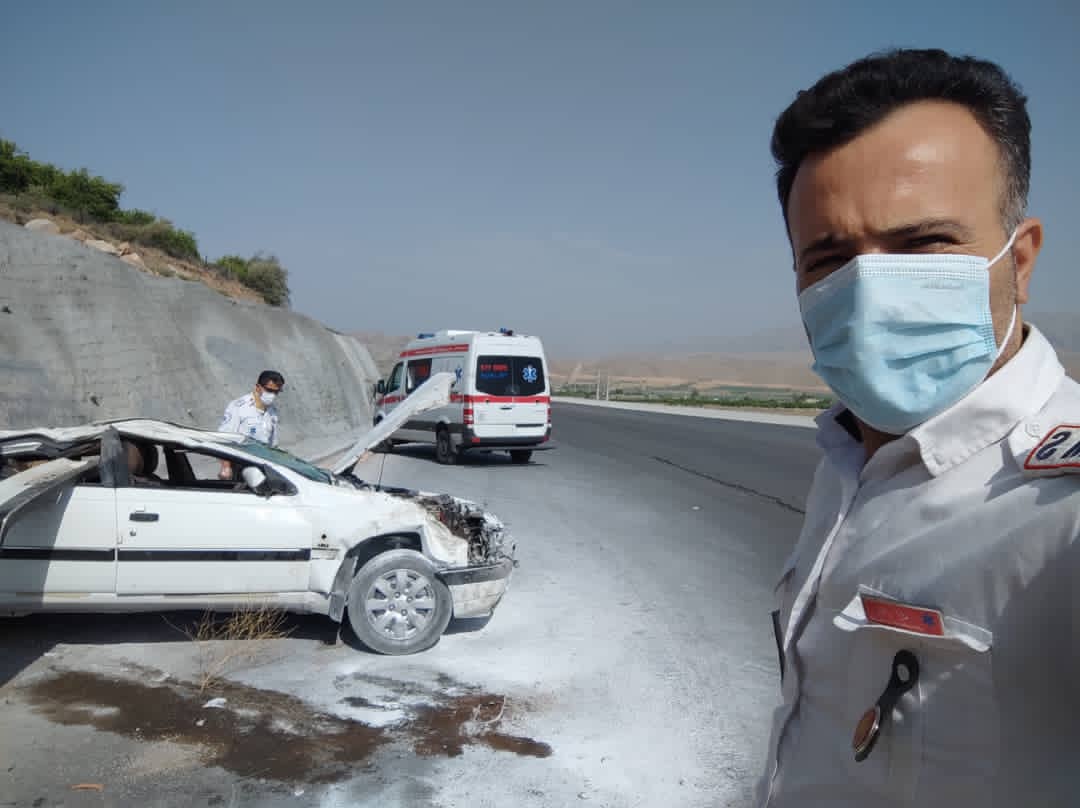 مصدومیت ۴ نفر بر اثر واژگونی خودروی سواری در بوستان