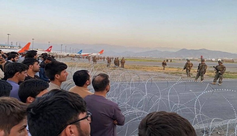 توسل آمریکا به هواپیماهای غیرنظامی برای تخلیه افراد از افغانستان