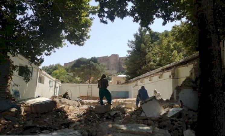 تخریب ساختمان تلمبه‌خانه آب در حریم قلعه فلک‌الافلاک