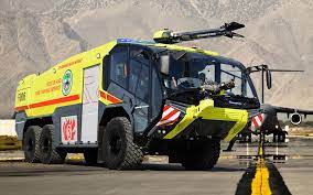 اختصاص پیشرفته‌ترین خودرو آتش نشانی به فرودگاه لامرد