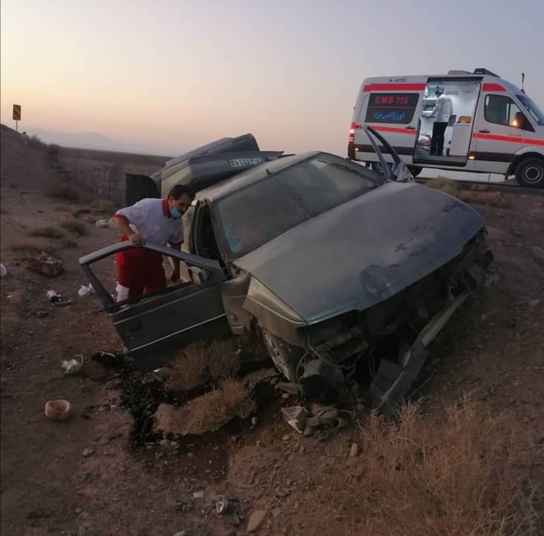 چهار مصدوم در حادثه واژگونی خودرو سواری در محور اردکان 