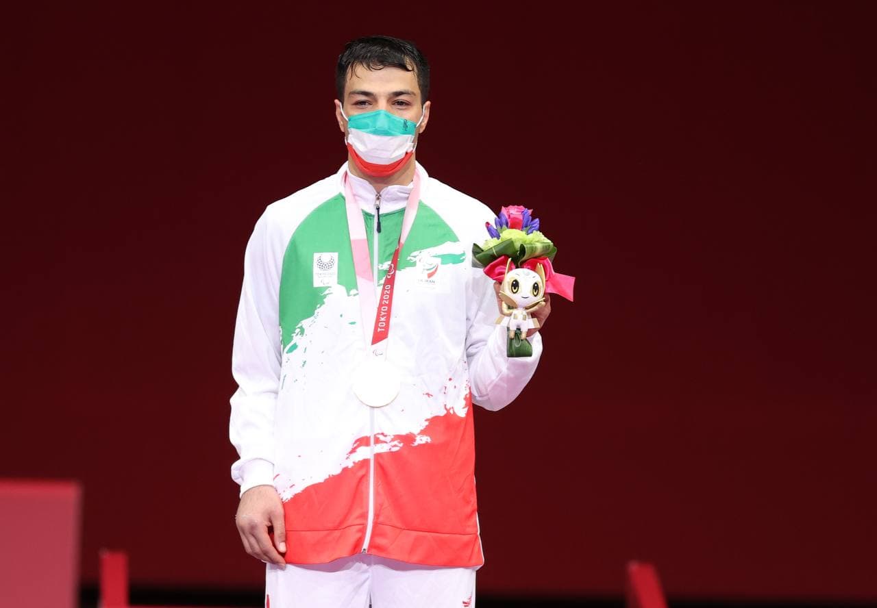 پارالمپیک 2020؛ عزیزی اقدم: با دست شکسته به مدال طلای پارالمپیک رسیدم