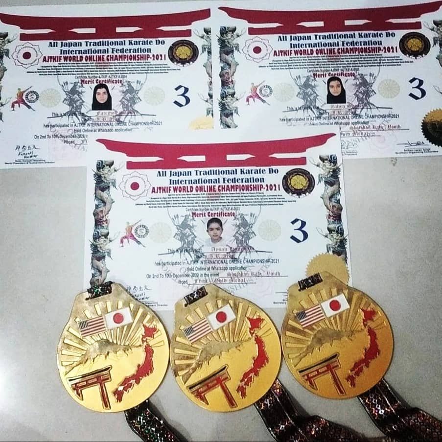 سه مدال طلا بر گردن کاراته کاران آبادانی ها