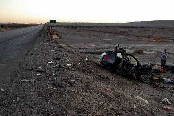 پنج کشته در حادثه برخورد ۲۰۶ با کامیون در محور طبس _ یزد