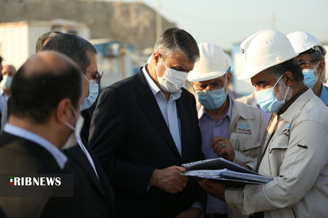 بازدید رییس سازمان انرژی اتمی ایران از پروژه‌های نیروگاه اتمی بوشهر