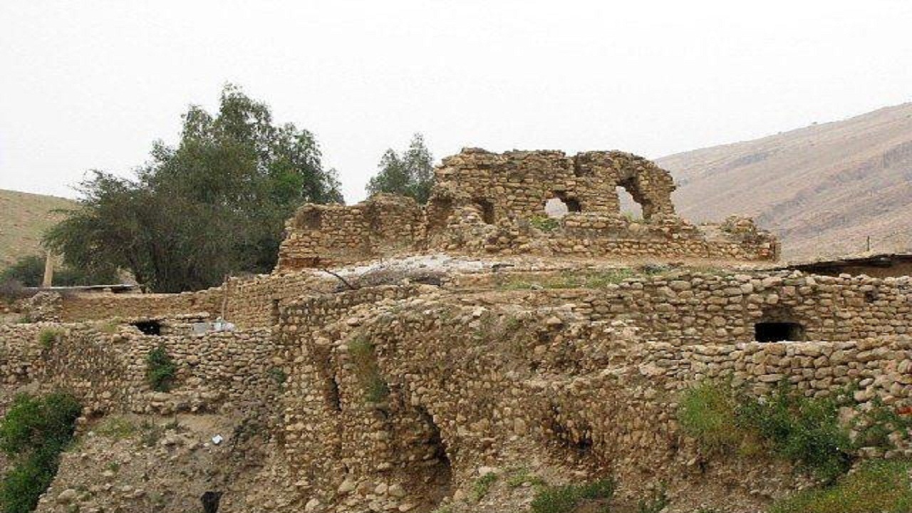 بنا‌های تاریخی روستای بُنه‌وار لالی مرمت می‌شوند