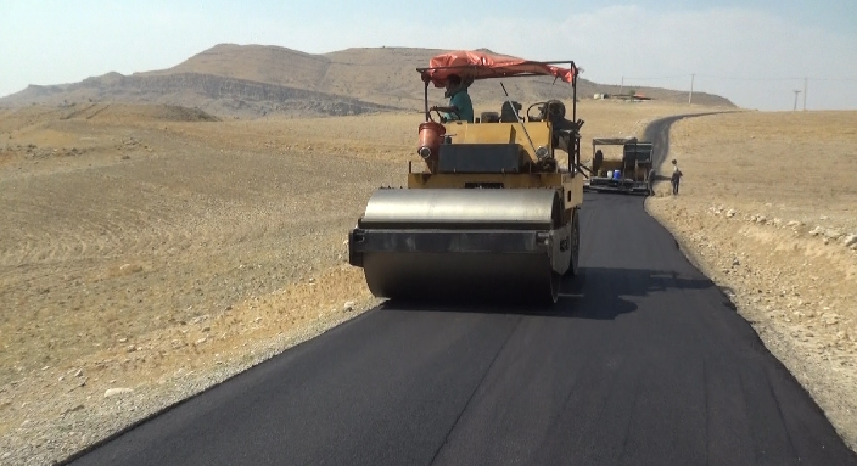 آسفالت ۸ کیلومتر راه روستایی در کهگیلویه