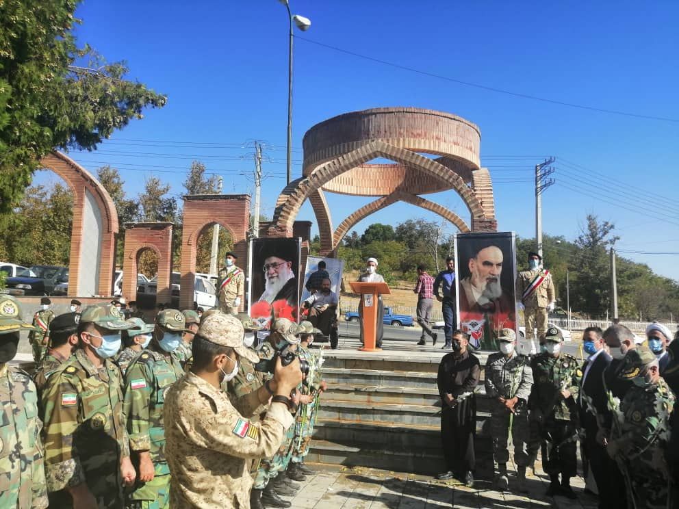 غبارروبی و گلباران مزار شهدا در مهاباد