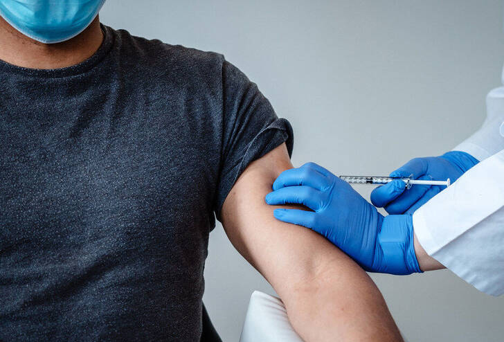 کاهش مرگ‌های کرونایی در واکسن‌زده‌ها