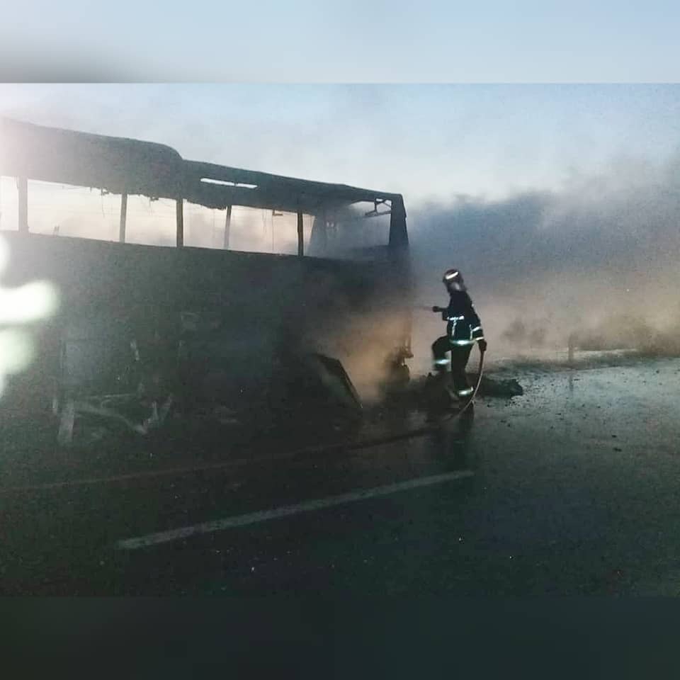 مهار آتش سوزی اتوبوس در مسیر یزد به تهران