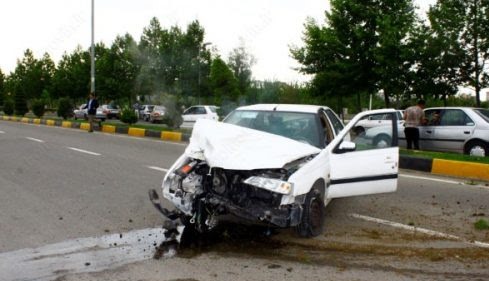 برخورد خودروی سواری با تیر برق ۴ مصدوم برجای گذاشت