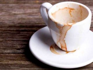 ترفند از بین بردن لکه قهوه و چای از روی لیوان