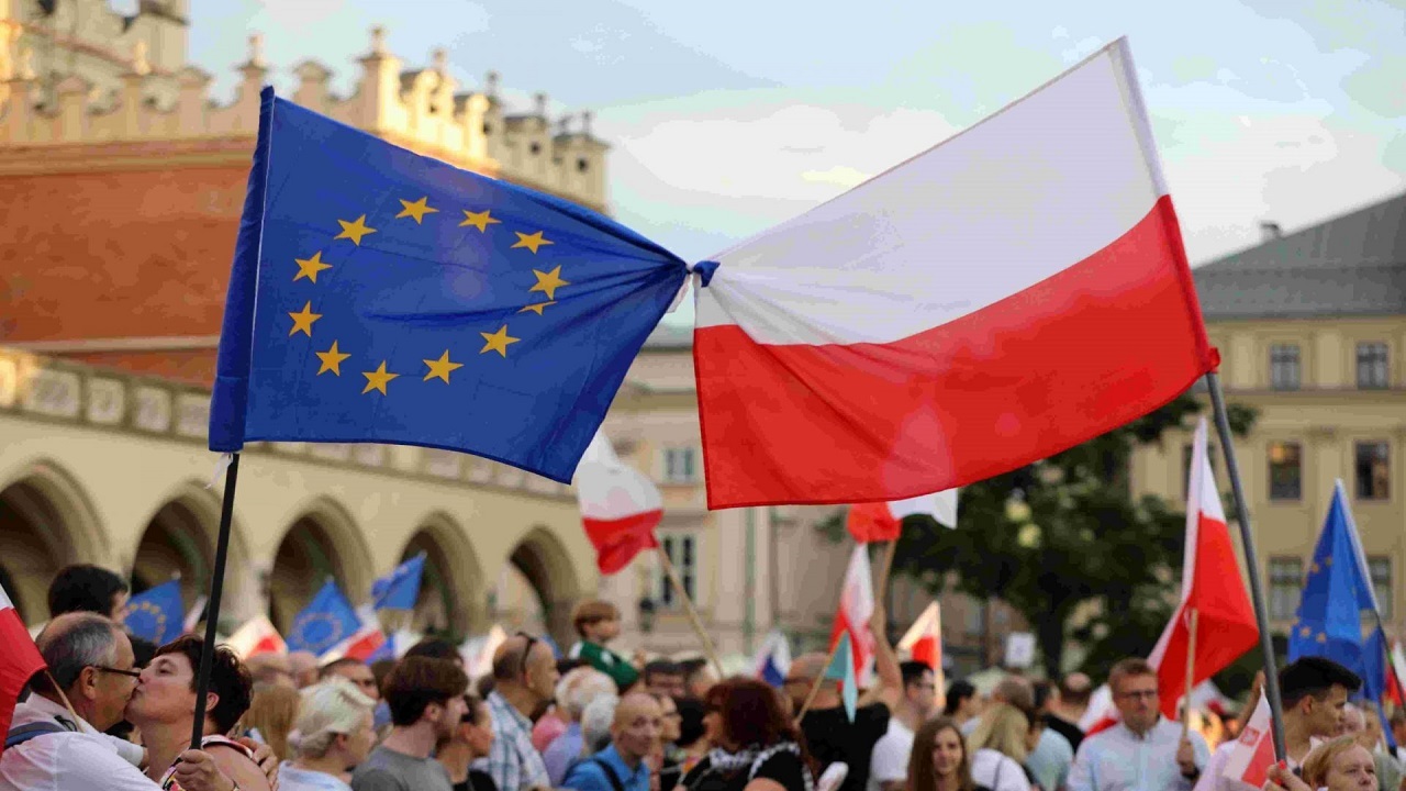 کشمکش میان بروکسل و لهستان در پارلمان اروپا