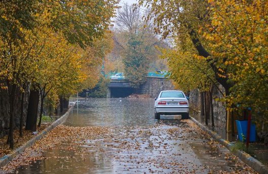 باران پاییزی میهمان آخرهفته گیلانی‌ها