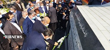 ادای احترام به مقام شامخ شهدا و مجاهد نستوه آذربایجان