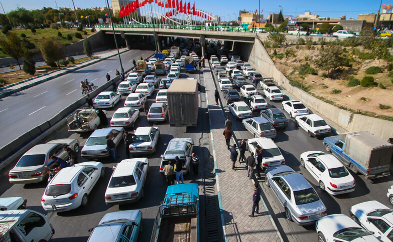 ترافیک سه راه باقرشهر تا آذر رفع می‌شود