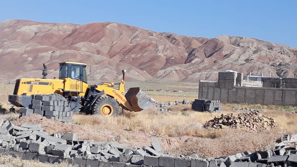 رفع تصرف یک میلیون و ۲۰۰ هزار متر مربع اراضی ملی خراسان رضوی