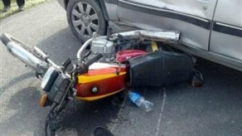 تصادف شدید پژو با موتورسیکلت