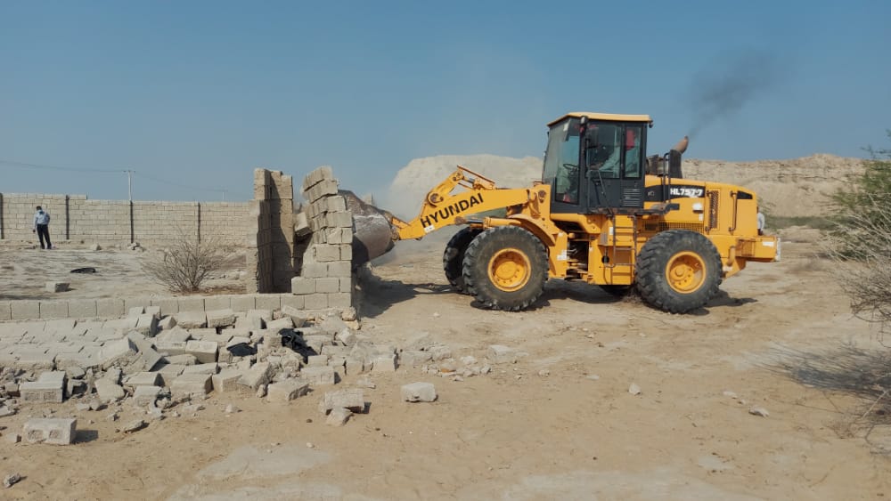 رفع تصرف ۲۴ هزار متر مربع از زمین‌های دولتی در قشم