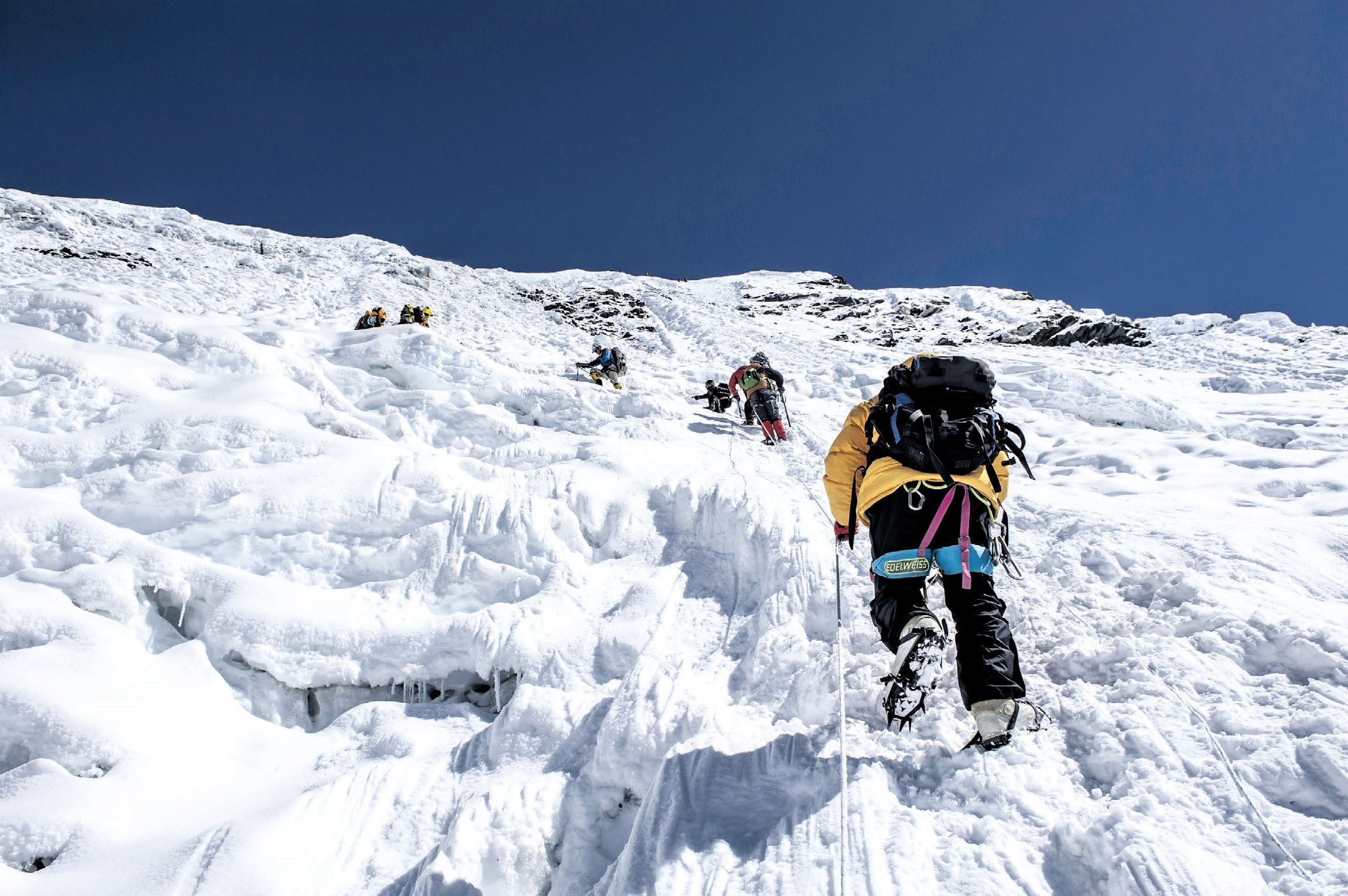 ۷ کوهنورد شیرازی گرفتار شده در ارتفاعات دنا سلامت هستند