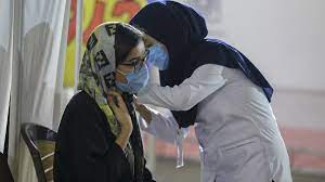 انجام واکسیناسیون دانش آموزی در مراکز خدمات سلامت شرق اهواز