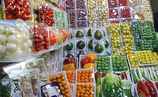 بسته بندی میوه‌های گران قیمت در محیط غیر بهداشتی