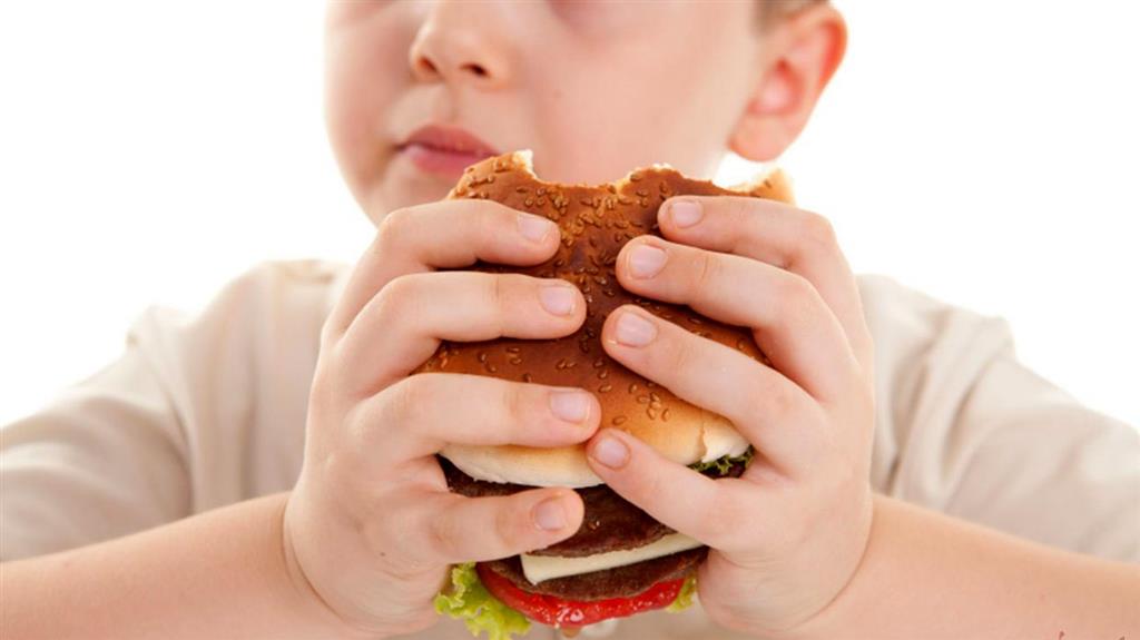 ۱۰ گام برای پیشگیری از چاقی در کودکان