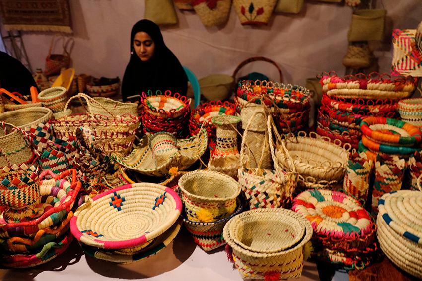 گشایش نمایشگاه صنایع دستی معلولان در پارسیان