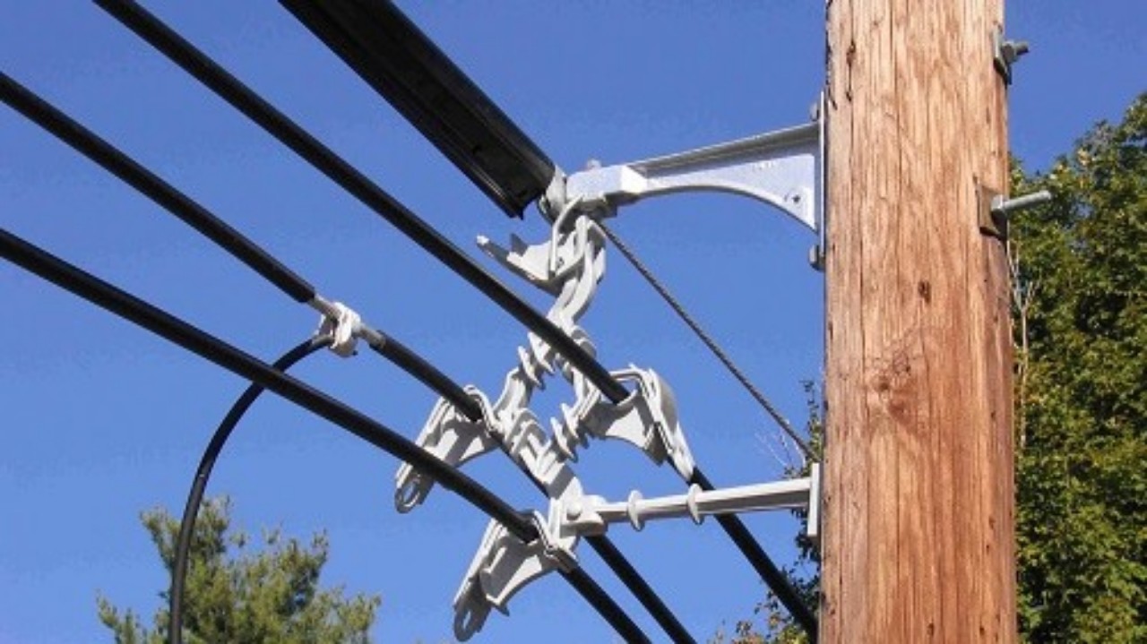 پایداری شبکه با نصب کابل برق خودنگهدار در شمال شرق اهواز
